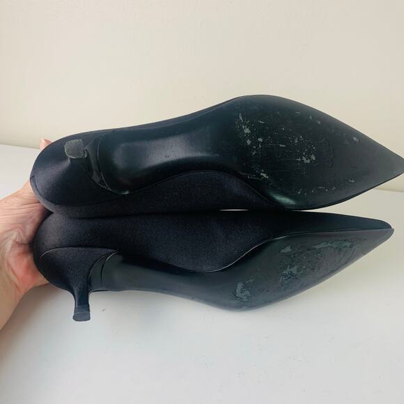 Stuart Weitzman Size 10 Poco Black Satin Pumps Kitten Heels Pointed Toe Classic - Picture 12 of 14